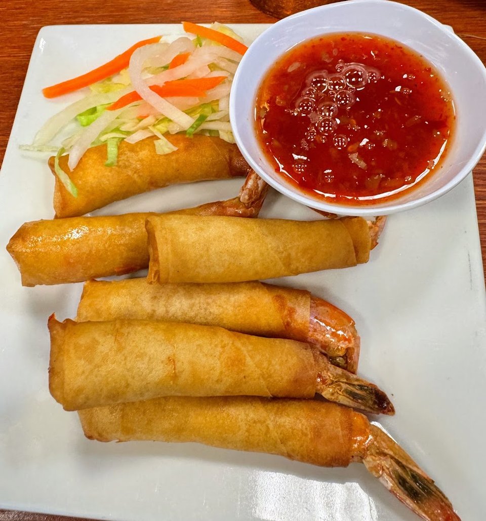 Fried Shrimp Rolls with Sauce